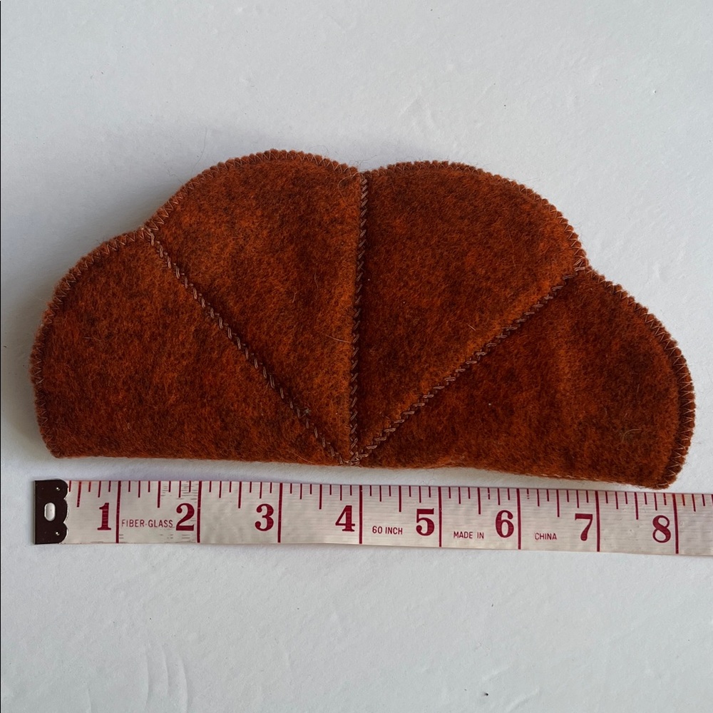 Felt Pin Cushion Handmade Quilted Floral Design Rust Felt - Picture 6 of 6